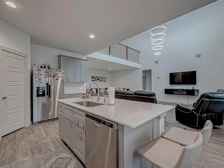 6850 Amber Cliff Ln — Photo 21