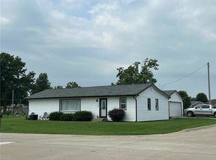1599 Lafayette Ave, Marengo, IA 52301
