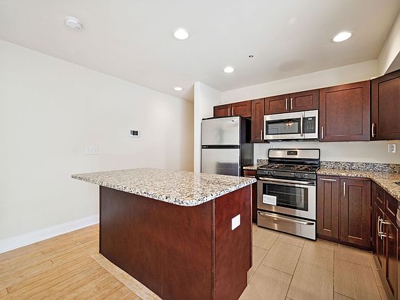 4th image of 2129 N 17th St