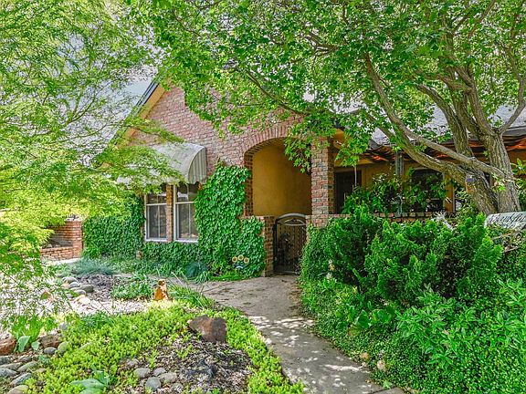 3rd image of 281 Oak Tree Cir