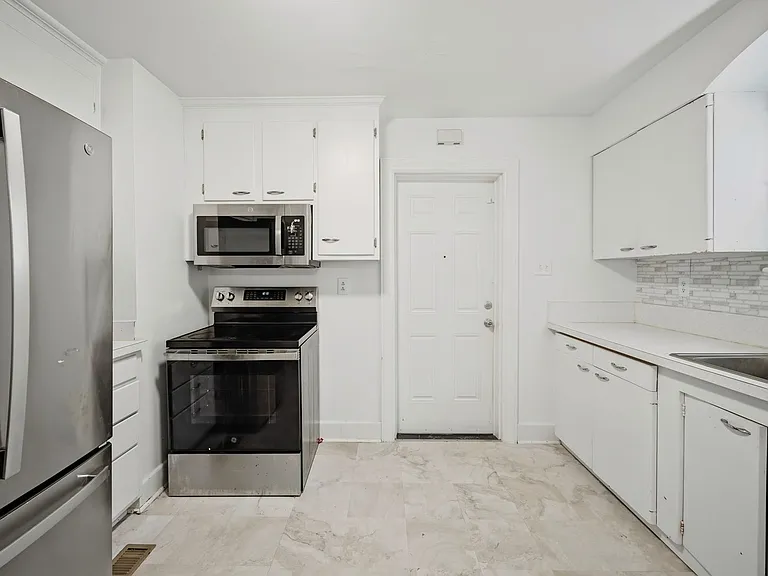 9450 Selby Pl — Photo 13