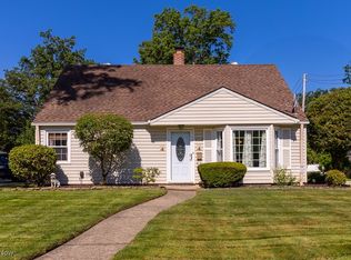 474 Glen Park Dr, Bay Village, OH 44140