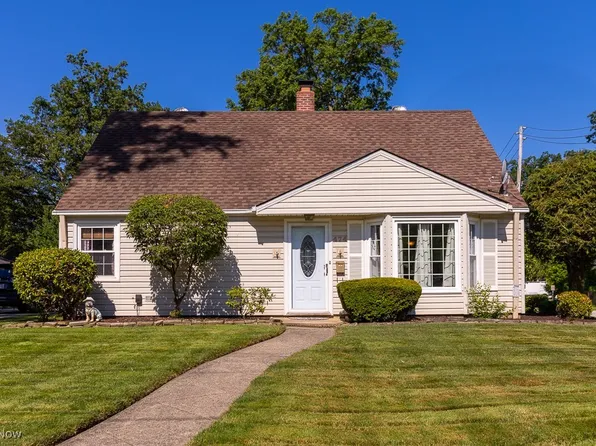 474 Glen Park Dr, Bay Village, OH 44140