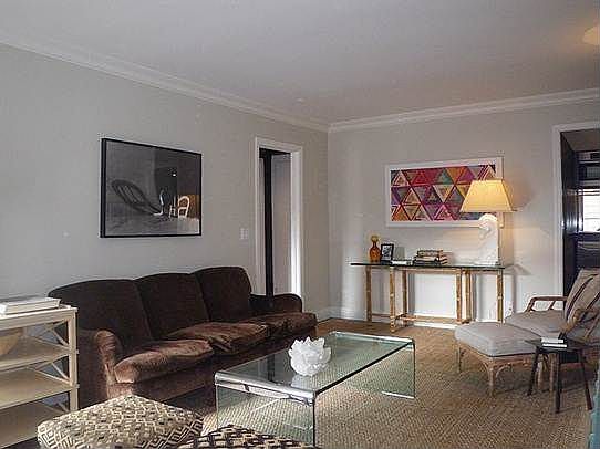 3rd image of 71 Washington Pl APT 4A