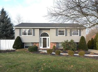 62 Kathleen Dr, Mc Kees Rocks, PA 15136
