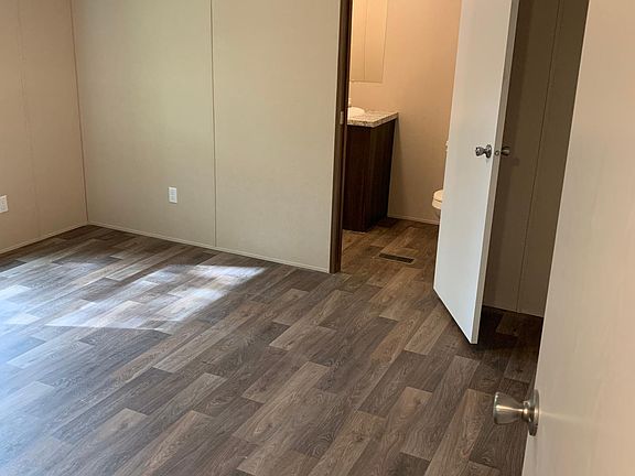 5th image of 109 Camelia Dr