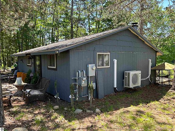 3rd image of 4734 Benchley Dr