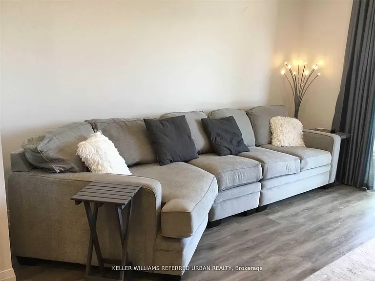 64 Queen St S #504 — Photo 2