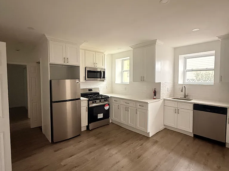 280 Macarthur Ave #1 — Photo 1