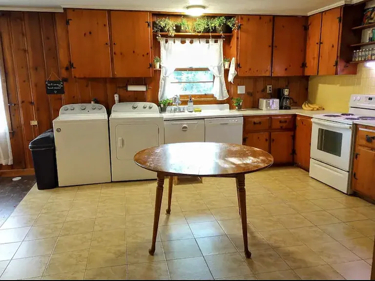 105 Elm St — Photo 18