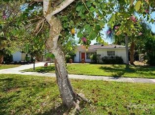 462 N Shore Dr, Sarasota, FL 34234