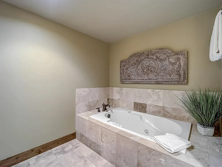7580 Royal St E #23 — Photo 14