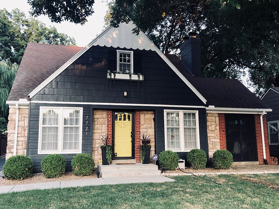1st image of 7721 Ward Parkway Pl