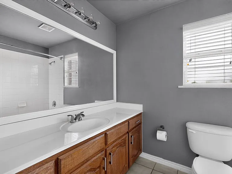 1236 Blue Brook Dr — Photo 27