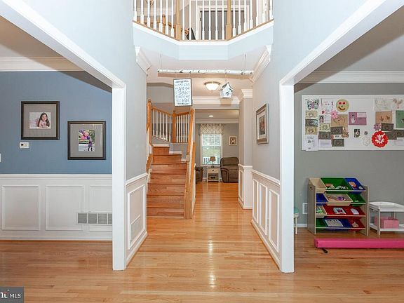 4th image of 2933 Avebury Stone Cir