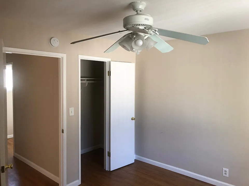 Bedroom, closet. light fan