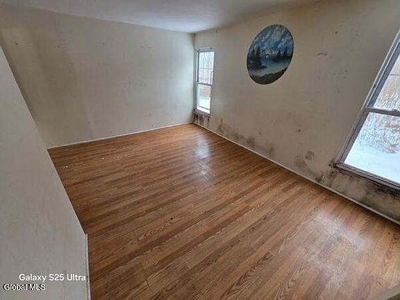 4th image of 324 Federal City Road