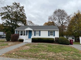 4 Glenmere St, Lowell, MA 01852