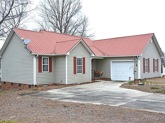 2nd image of 206 Ridgecreek Dr