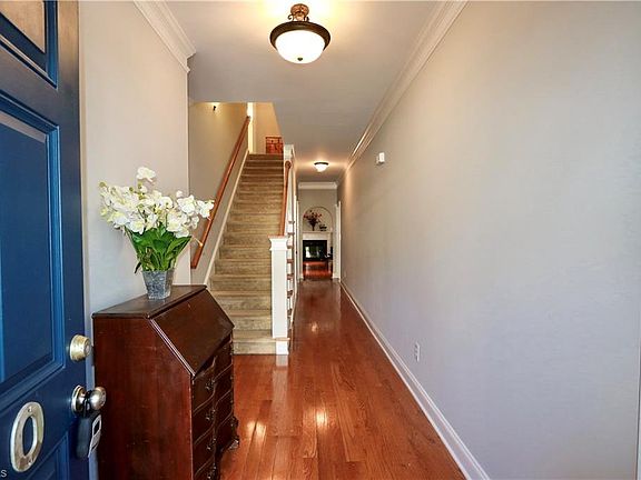 5th image of 640 Woodbriar Ct