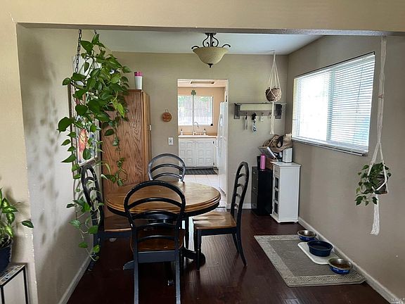 4th image of 249 Millbrook Way