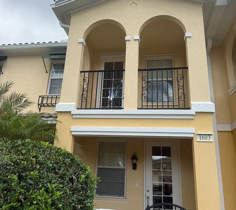 1603 Napoli Dr W