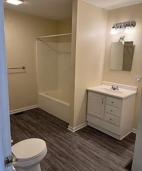 6674 Lake Shore Rd N #4 — Photo 8