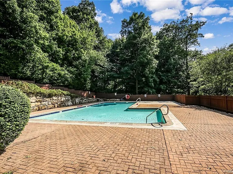 39 Foxwood Cir — Photo 14