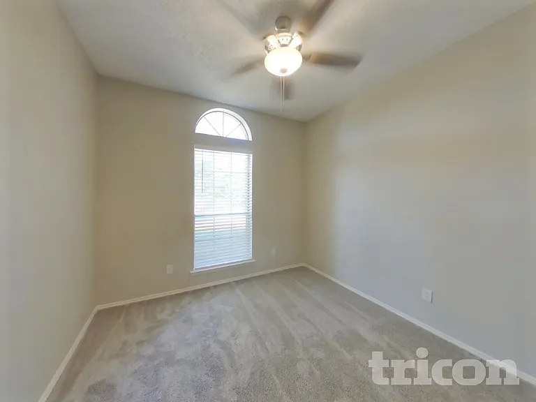 309 Pecos Dr — Photo 11