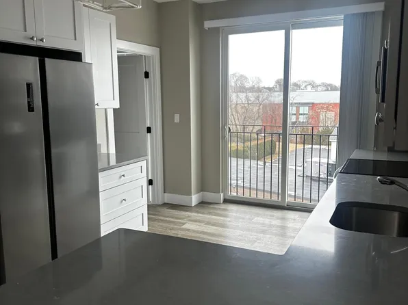 259 Water St #403, Wakefield, MA 01880