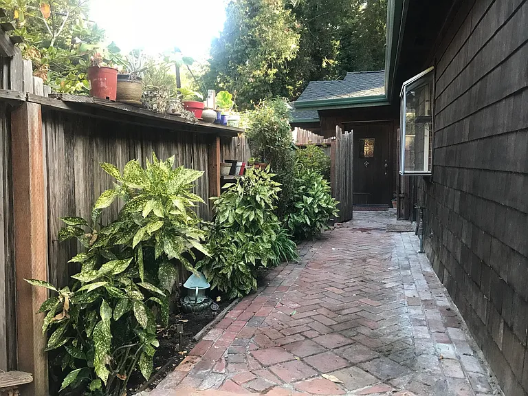 1036 Trout Gulch Rd — Photo 4
