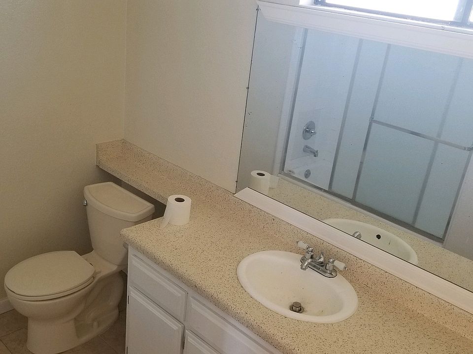 2nd image of 1610 N Orizaba Ave #1610