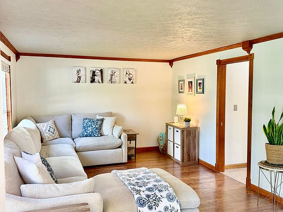 4th image of 313 Cottonwood Dr
