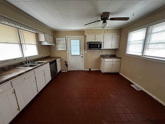 4th image of 156 E Harmons Ferry Rd