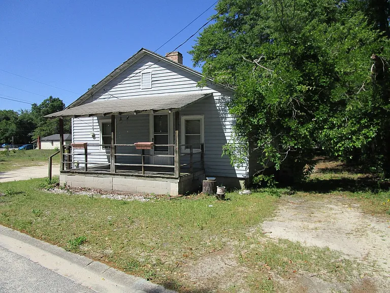 206 Derrick St — Photo 2