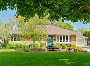 247 E Schick Rd, Bloomingdale, IL 60108