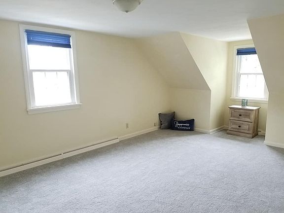 Master w 2 closets