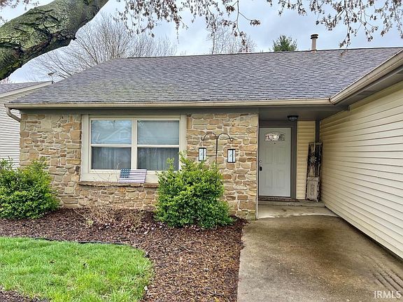 2nd image of 3211 Thomas Dr