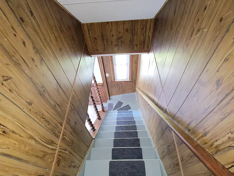 1820 Division Stright Rdg — Photo 11
