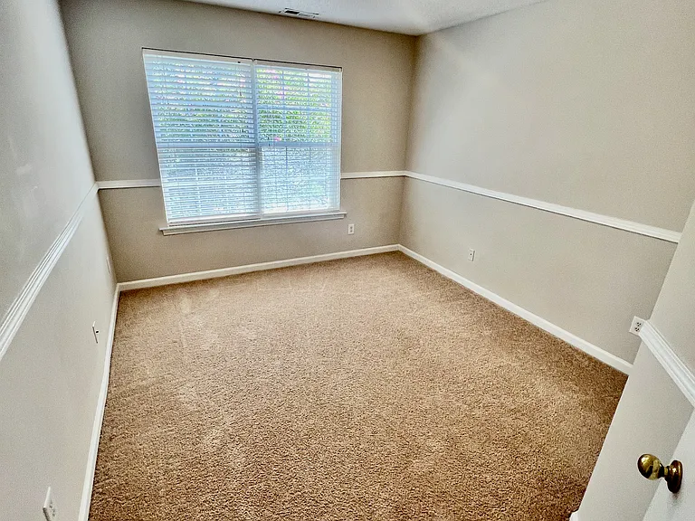 406 Auburn Square Dr — Photo 9