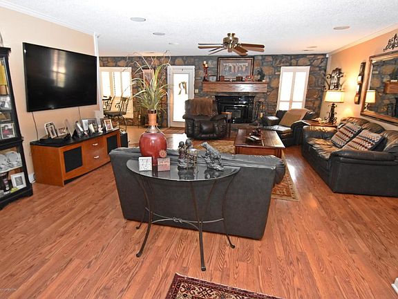 5th image of 12900 Pine Crest Dr