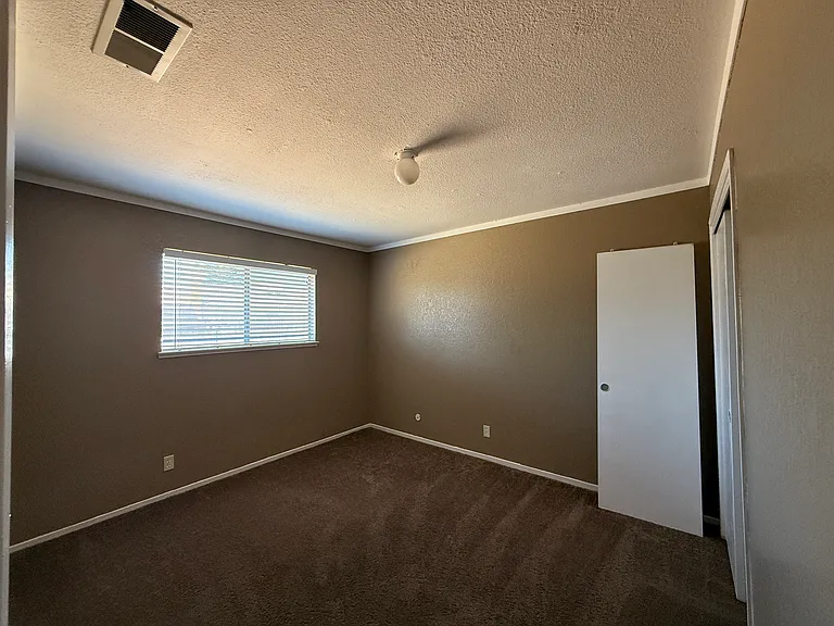 4914 W Feemster Ave — Photo 10