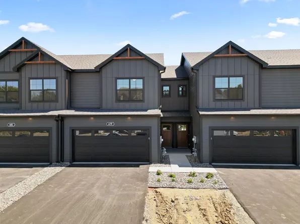 677 Tulare Ter, Newport, MN 55055
