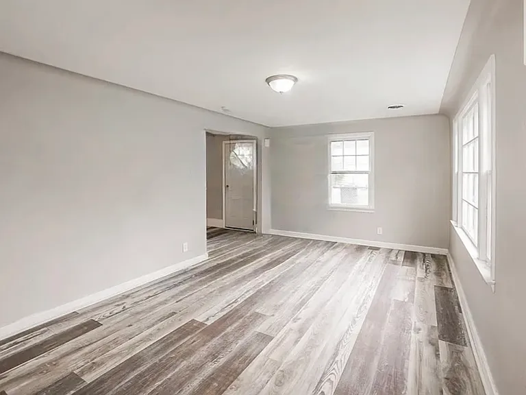 5084 Adella St — Photo 1