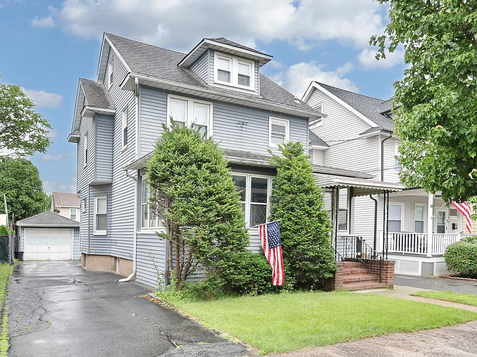 19 E 2nd St