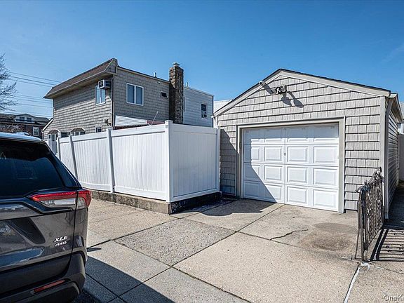 5th image of 19945 34th Avenue