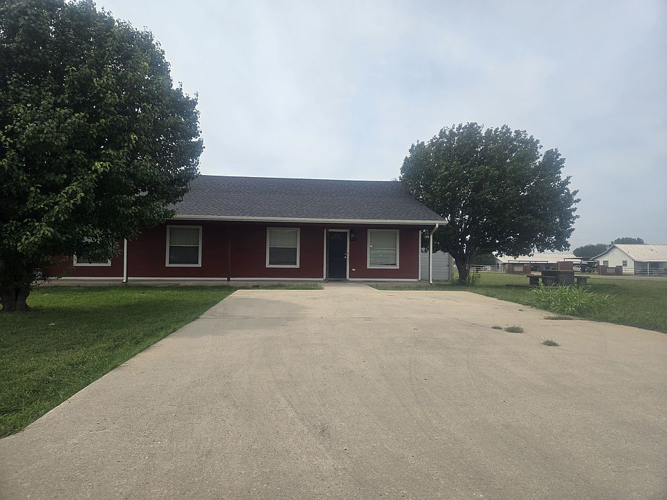 1st image of 300 S Blue Jay Ct