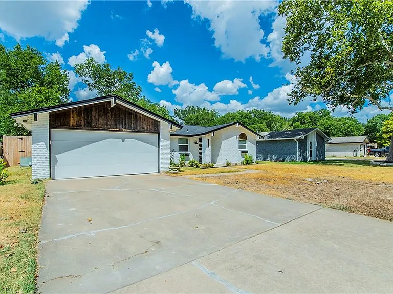 5702 Whitebrook Dr — Photo 3