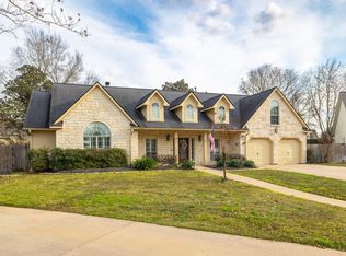 2709 Chase St, Brenham, TX 77833