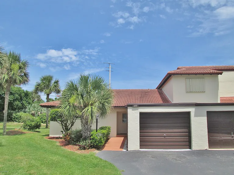 3261 Beach View Way — Photo 2